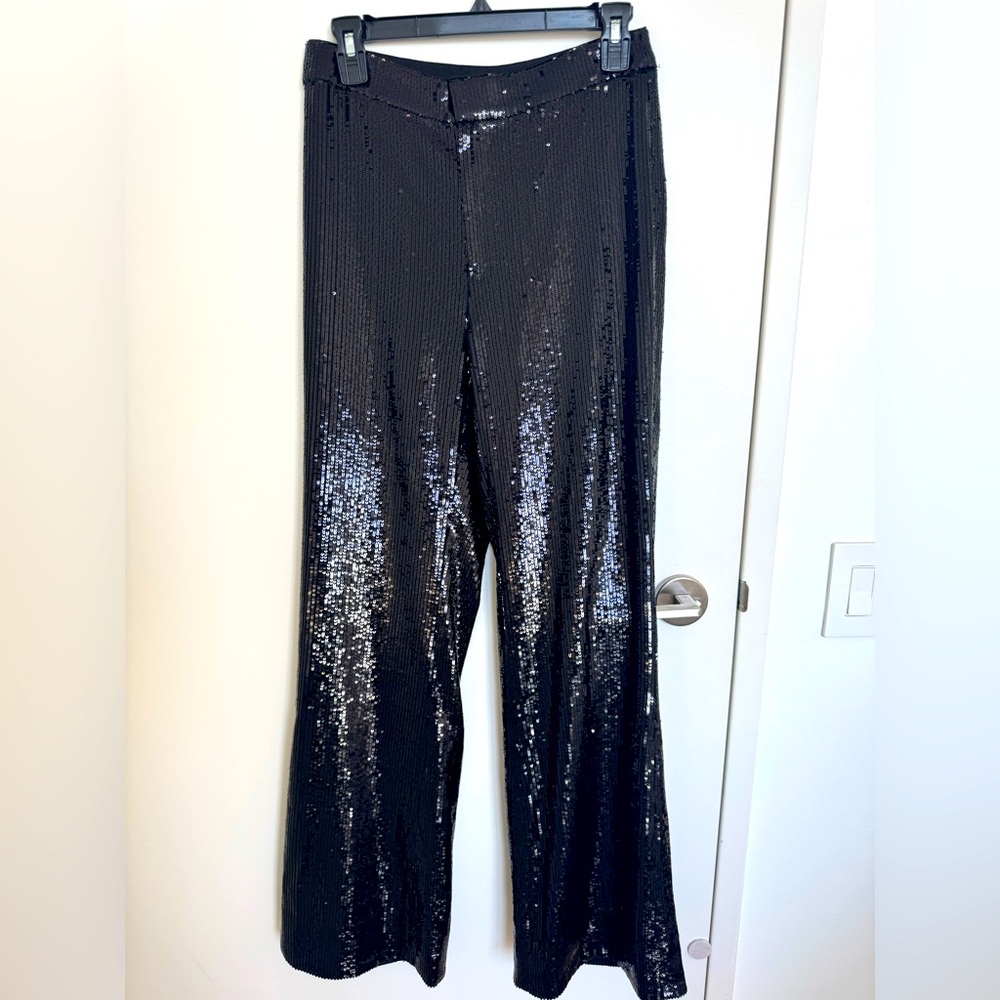 BNWT BANANA REPUBLIC black sequin wide leg pant sexy and sold out. NYE!! Size 2